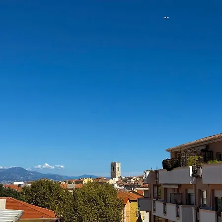 Center - For 2 People * Αντίμπ