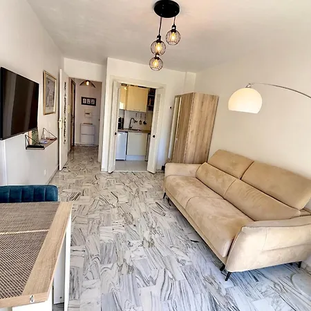 Center - For 2 People Διαμέρισμα Αντίμπ